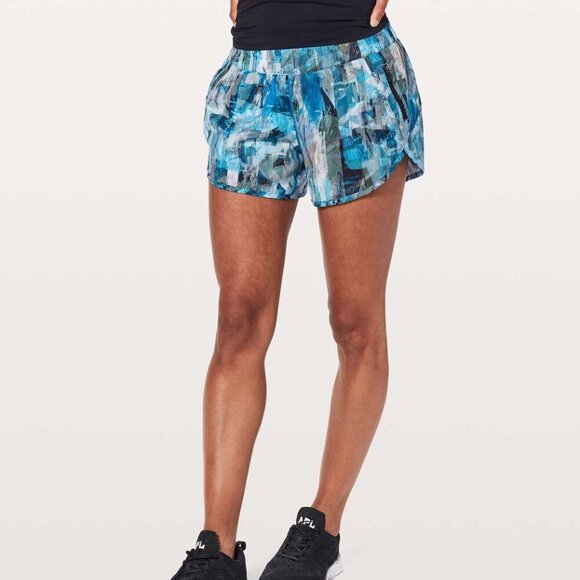 Lululemon Tracker Short V 4" Size 6 Sun Dazed Multi Blue - Picture 3 of 8